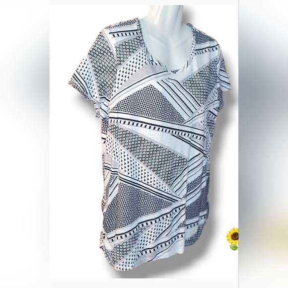 Chico's Black and White Patterned Short Sleeve Top - Picture 2 of 5